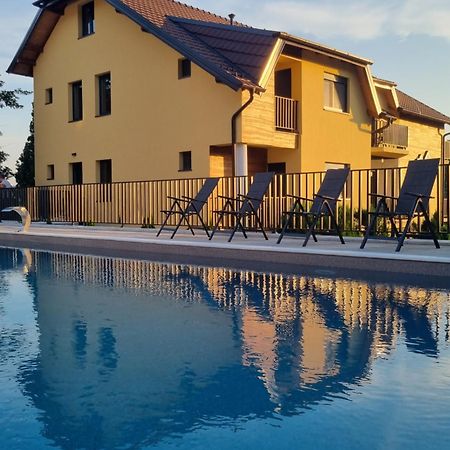 Vila K2 Vrdnik Buitenkant foto